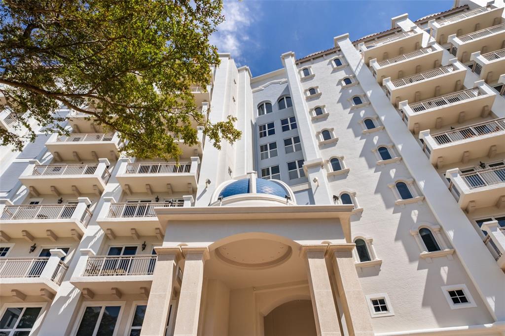 464 Golden Gate Point, Unit 703 Sarasota, FL 34236 - Photo 6 of 88