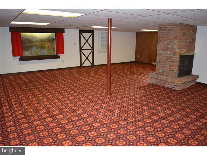 386 Grange Road Allentown, PA 18106 - Photo 15 of 16 Family Room
