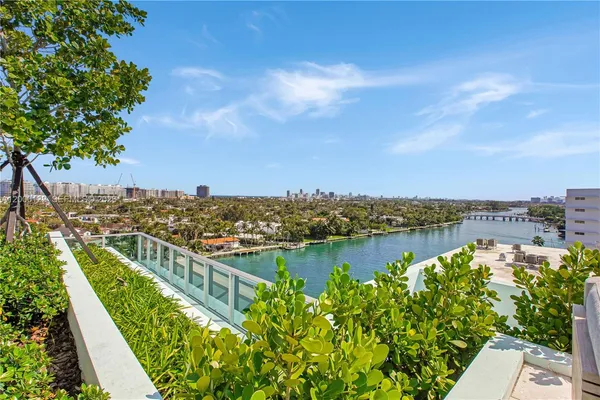 $6,825,000 | Bay Harbor Islands, Bay Harbor Islands, FL 33154