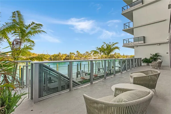 $6,825,000 | Bay Harbor Islands, Bay Harbor Islands, FL 33154