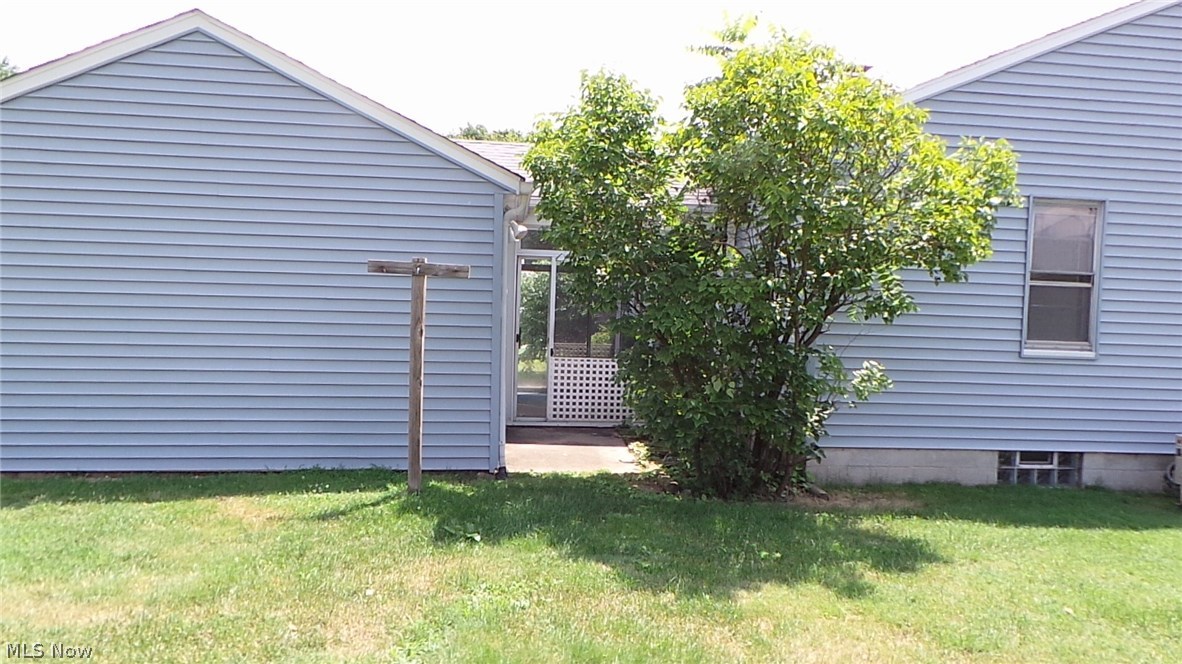 556 Ripley Avenue Akron, OH 44312 - Photo 2 of 8 Gallery Image 2