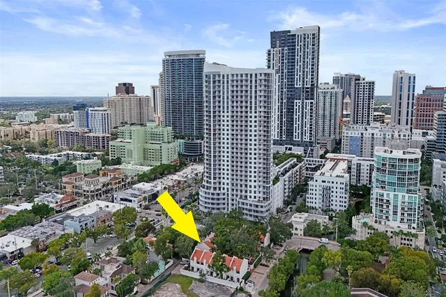 $895,000 | 810 Southeast 2nd Street, Unit F, Fort Lauderdale, FL 33301