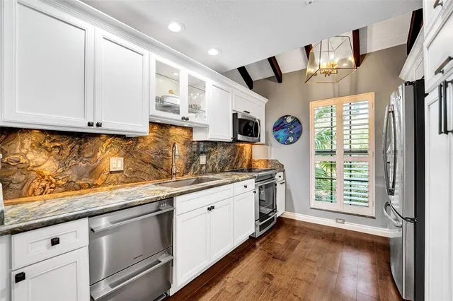 $895,000 | 810 Southeast 2nd Street, Unit F, Fort Lauderdale, FL 33301