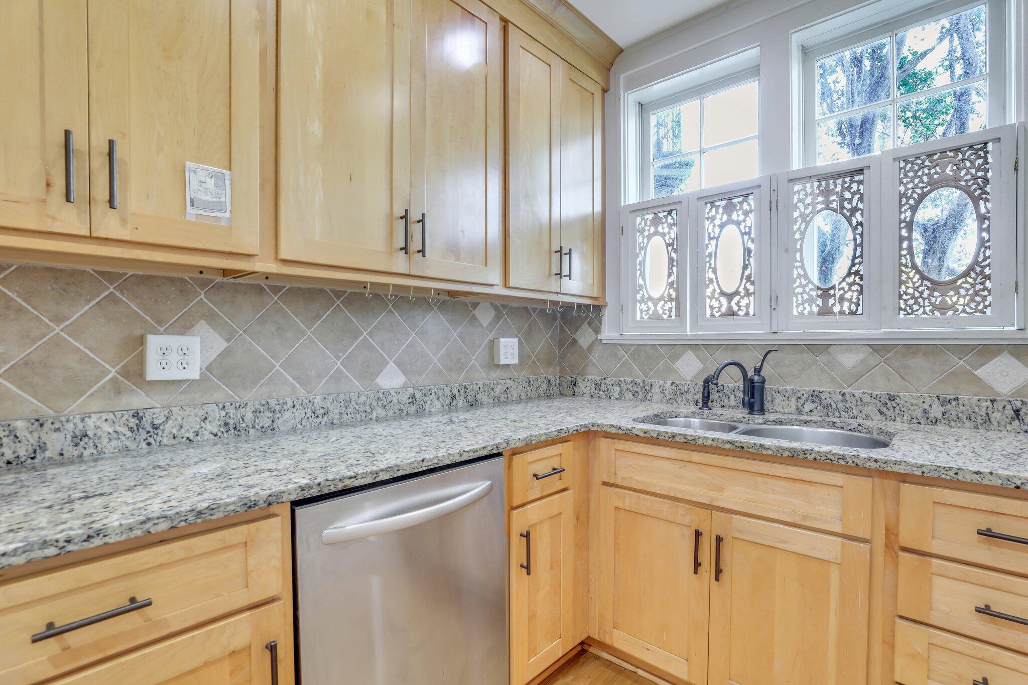 63 Rutledge Avenue, Unit 8 Charleston, SC 29401 - Photo 26 of 30 22-web-or-mls-4T8A1823