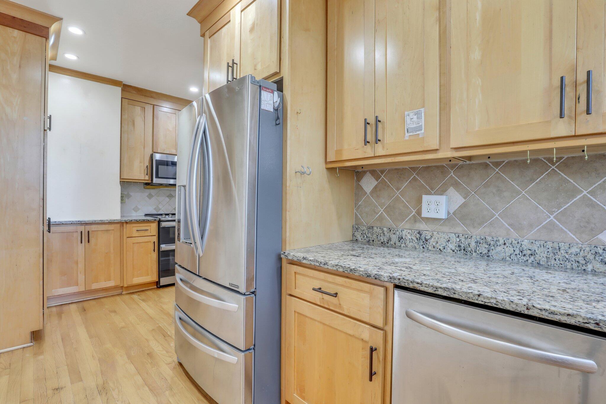 63 Rutledge Avenue, Unit 8 Charleston, SC 29401 - Photo 27 of 30 23-web-or-mls-4T8A1828