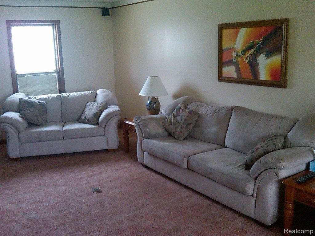 45093 Lemont Road Canton, MI 48187 - Photo 10 of 22 LR 4TH PICTURE