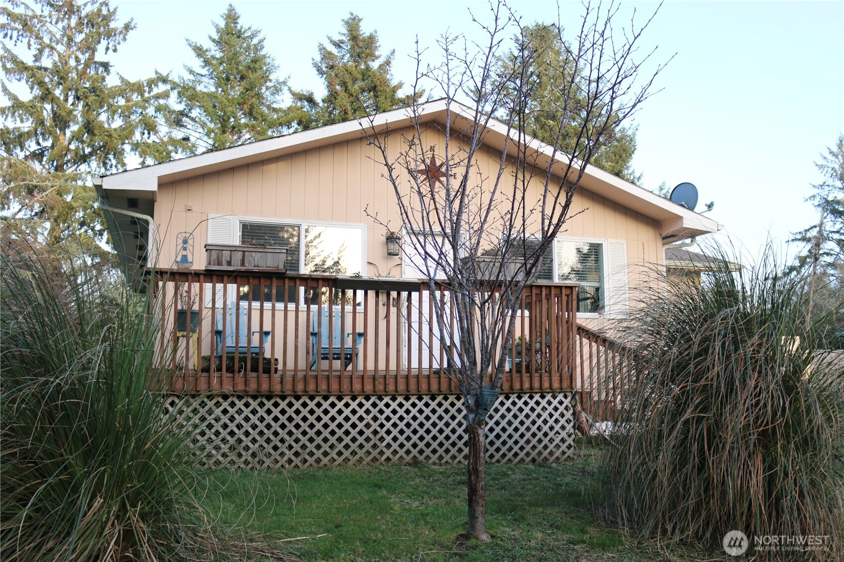 137 Spruce Loop Southwest Ocean Shores, WA 98569 - Photo 3 of 37