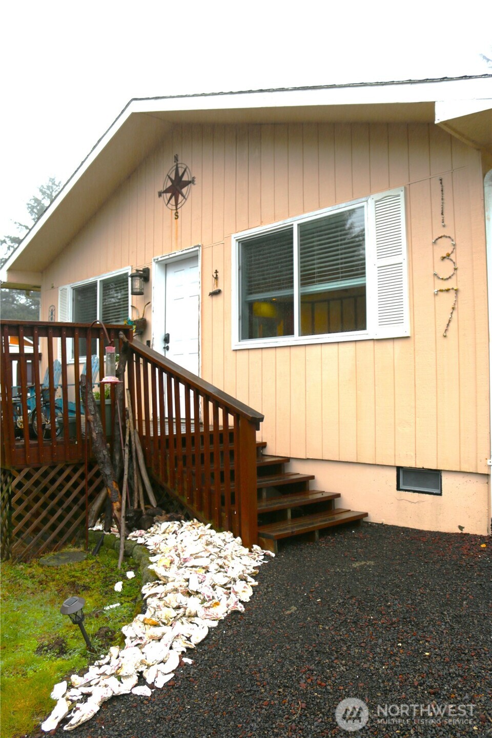 137 Spruce Loop Southwest Ocean Shores, WA 98569 - Photo 4 of 37