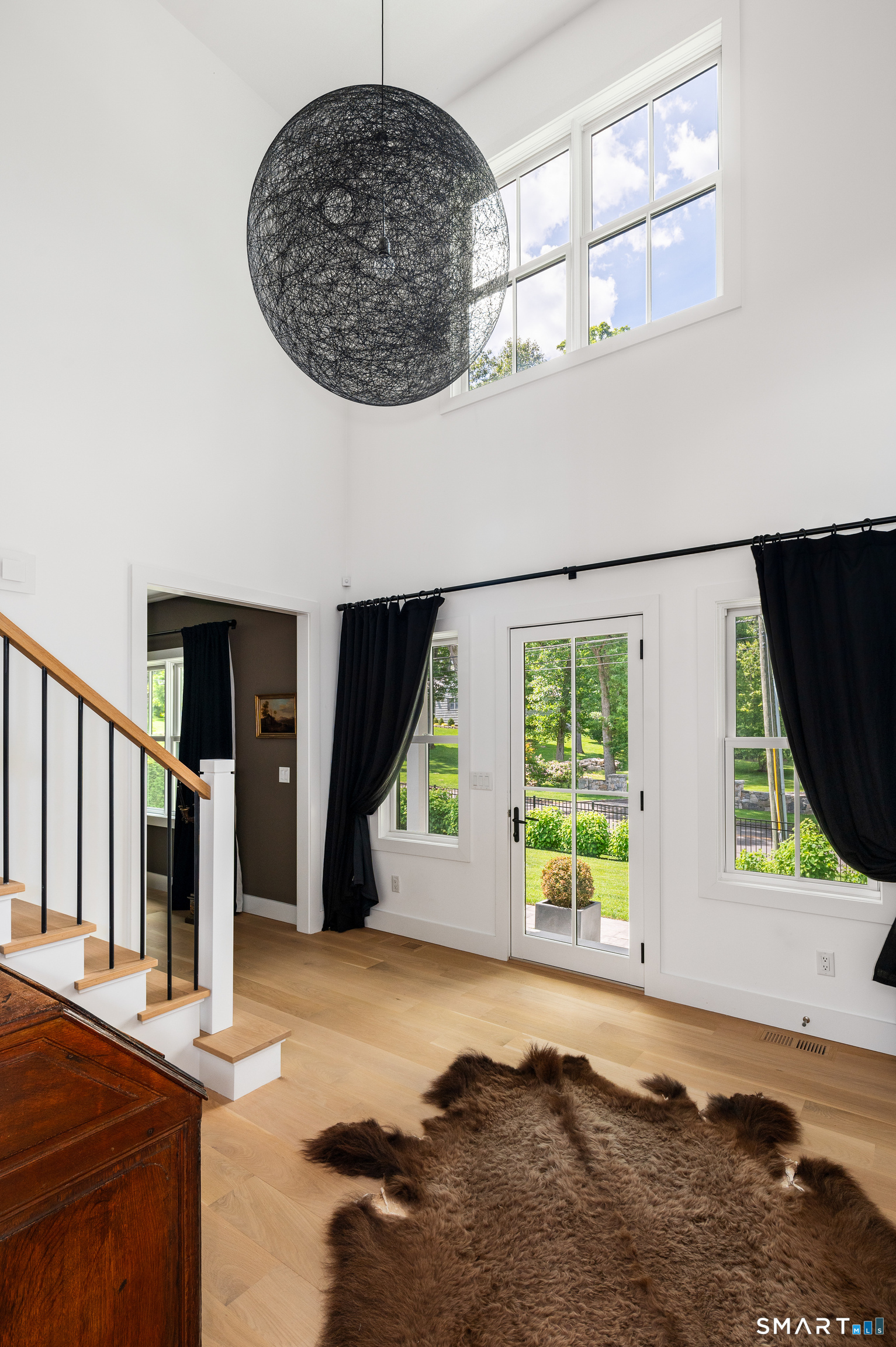 106 Pond Road Stamford, CT 06902 - Photo 3 of 32