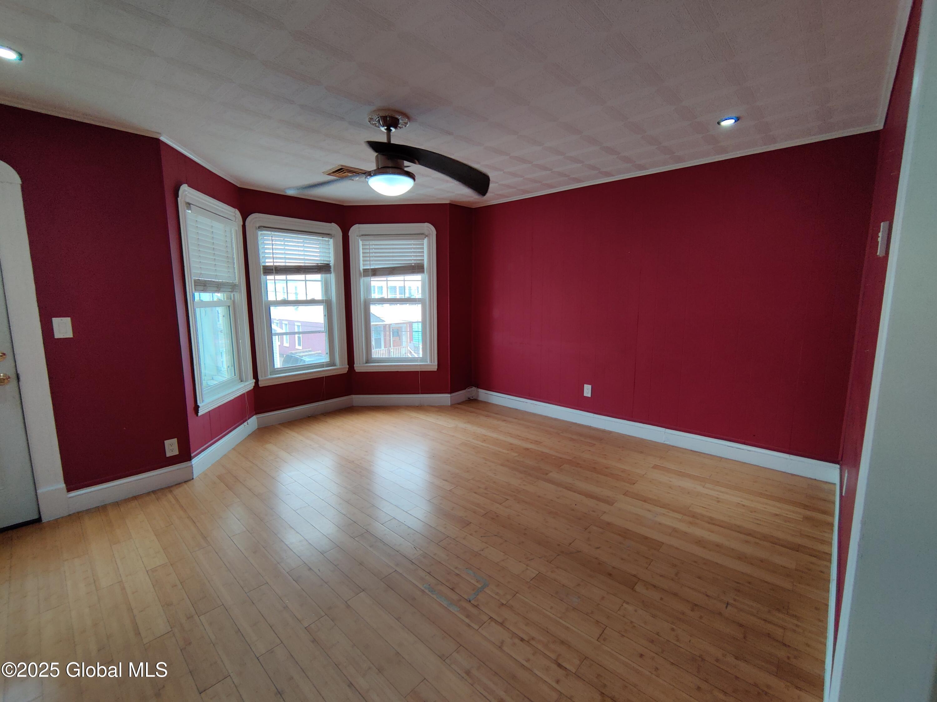 117 Prospect Street Schenectady, NY 12308 - Photo 3 of 33 IMG_20250410_100549