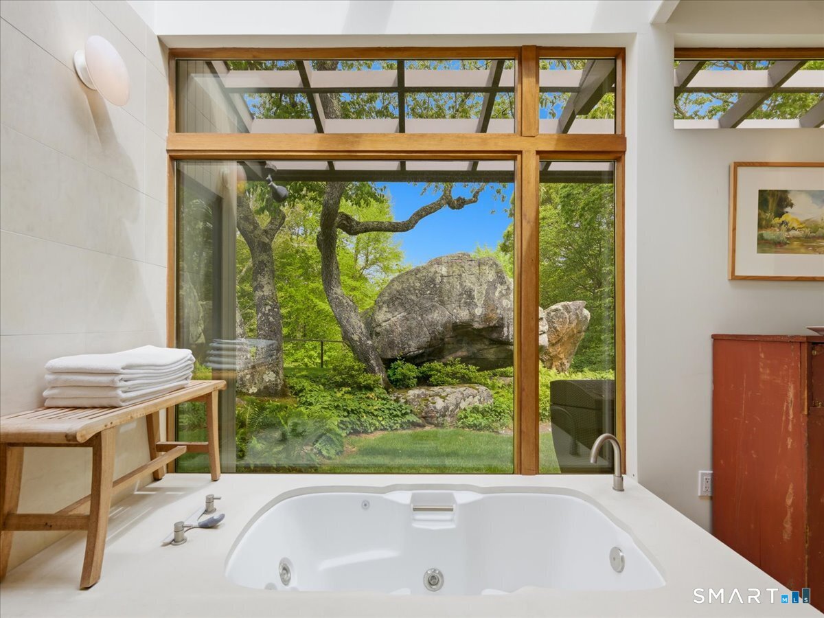 111 Tipping Rock Road Stonington, CT 06378 - Photo 17 of 40 Primary Bath