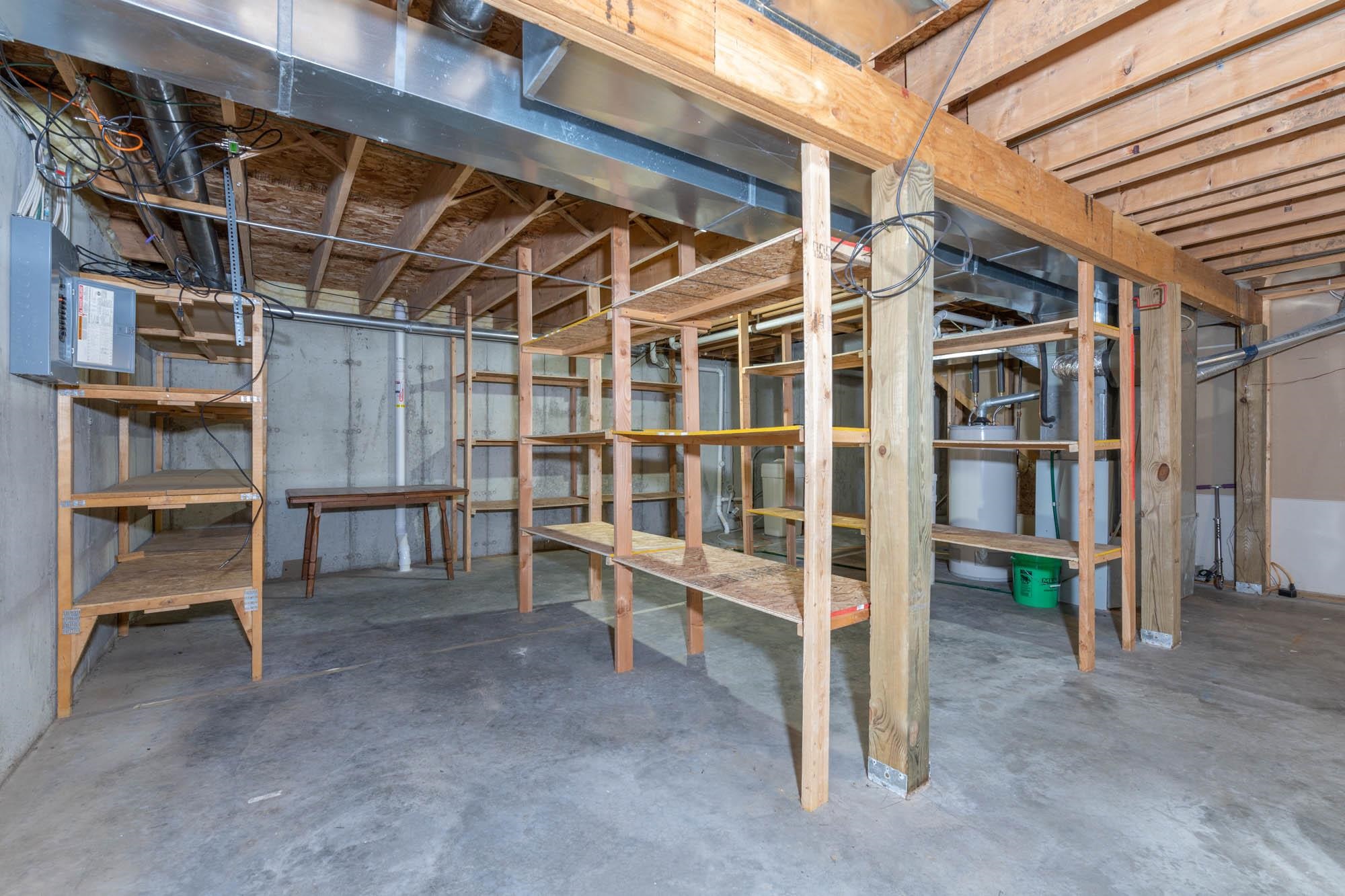 10686 Meadowsweet Lane Roscoe, IL 61073 - Photo 29 of 33 a view of an empty room with furniture