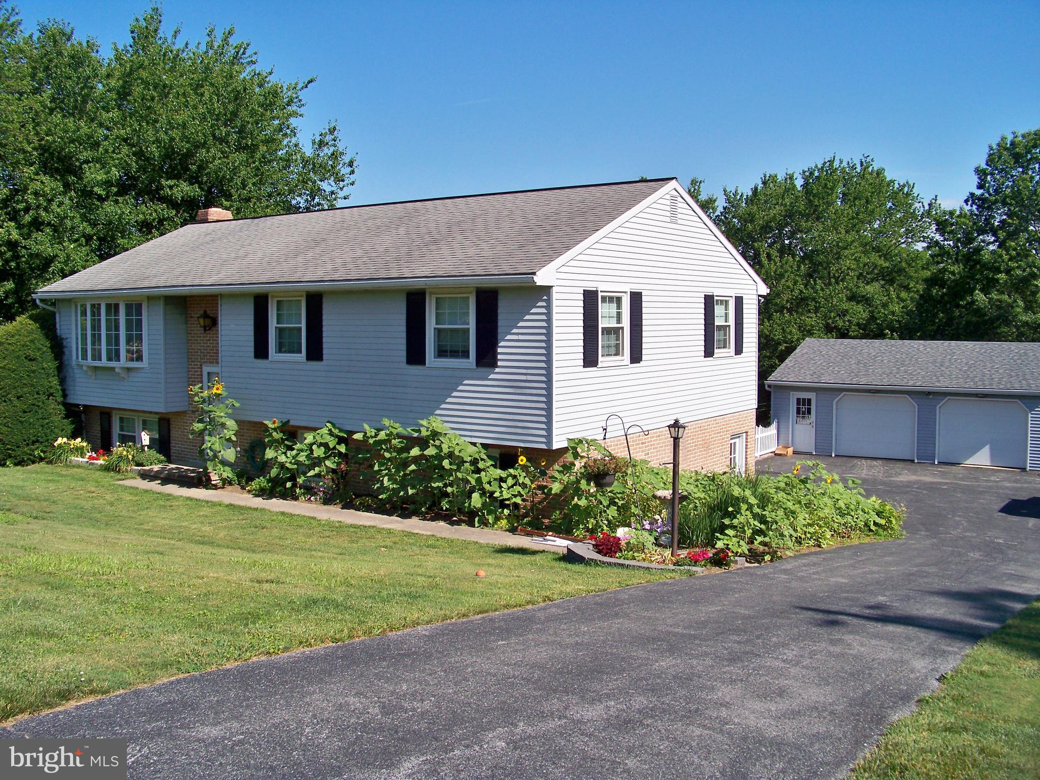 151 Reservoir Road Strasburg, PA 17579 - Photo 1 of 9 Lampeter Strasburg Bi-Level