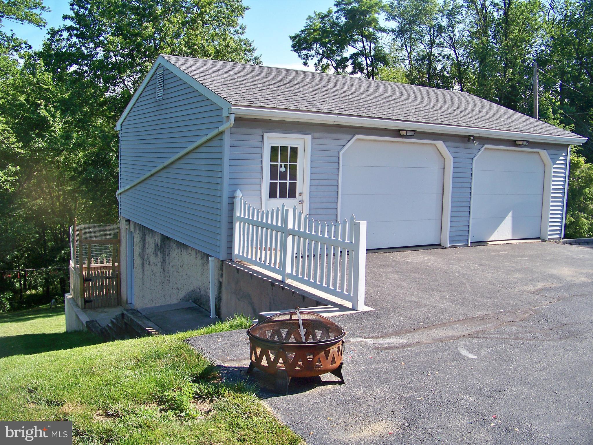 151 Reservoir Road Strasburg, PA 17579 - Photo 4 of 9 Detached Garage w/ Shop Underneath