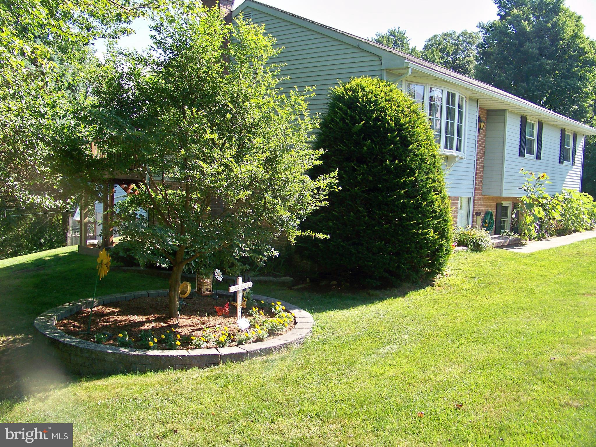 151 Reservoir Road Strasburg, PA 17579 - Photo 6 of 9 Side Yard