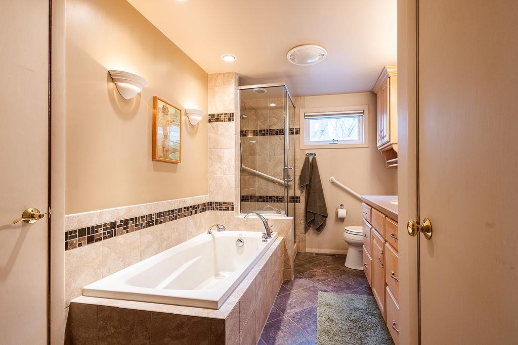 8305 Hillcrest Road Custer, WI 54423 - Photo 6 of 28