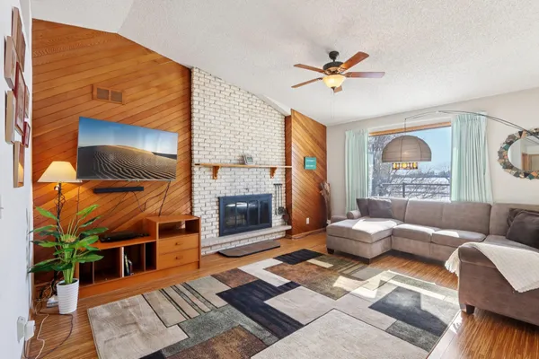$600,000 | 5501 Comanche Way, Madison, WI 53704