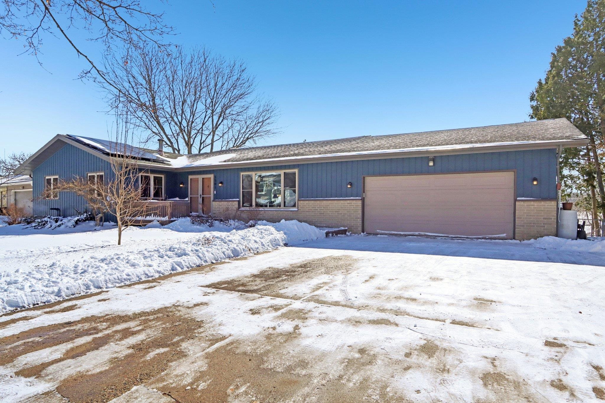 5501 Comanche Way Madison, WI 53704 - Photo 2 of 74