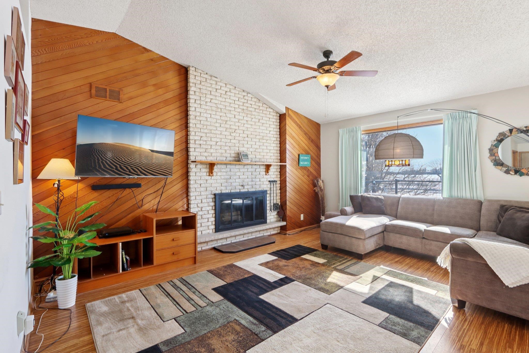 5501 Comanche Way Madison, WI 53704 - Photo 3 of 74