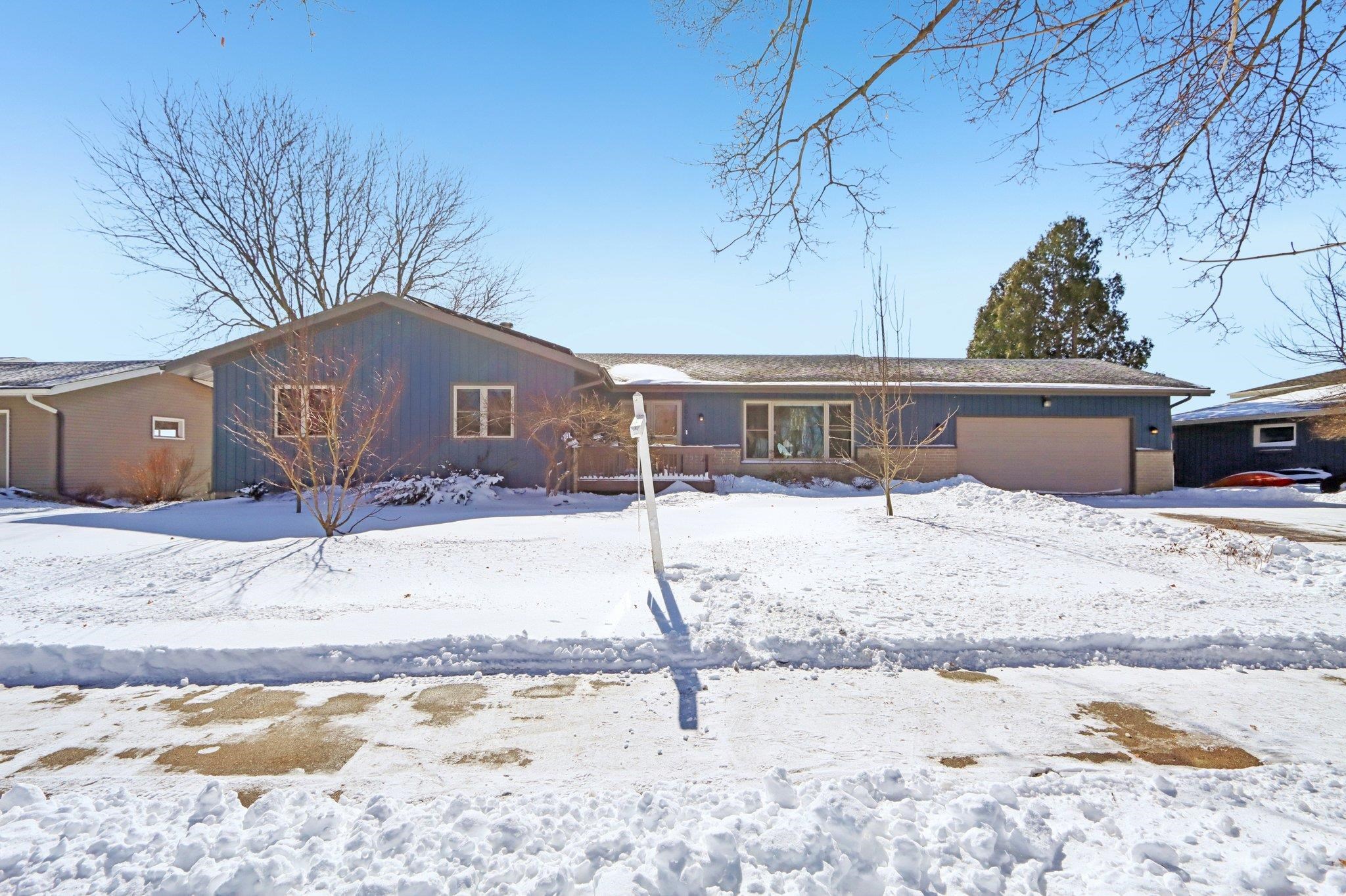 5501 Comanche Way Madison, WI 53704 - Photo 4 of 74