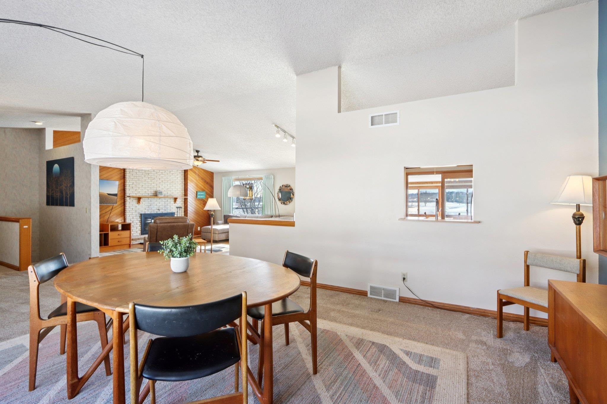 5501 Comanche Way Madison, WI 53704 - Photo 10 of 74