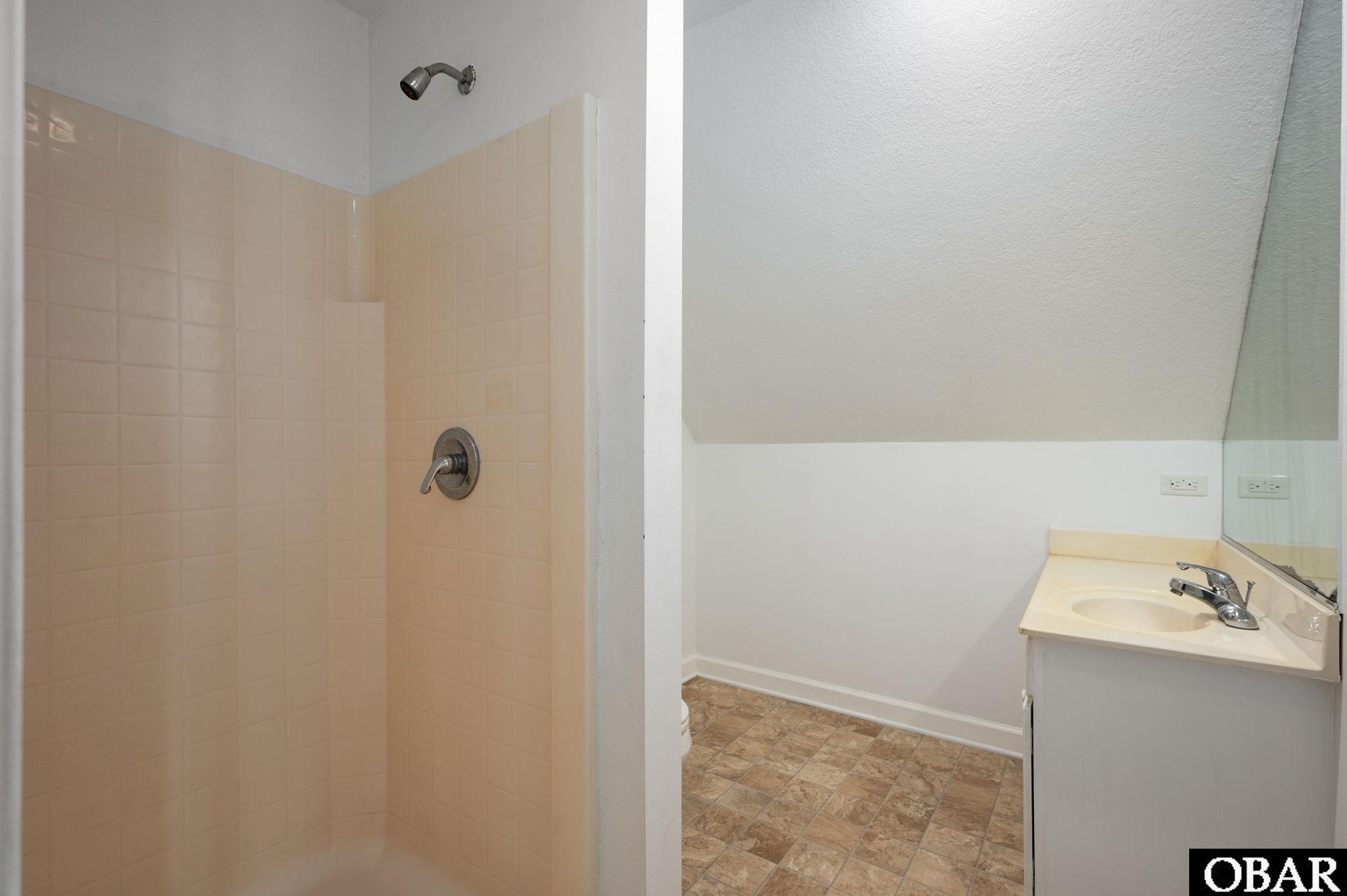 3032 Martins Point Road Kitty Hawk, NC 27949 - Photo 61 of 74 In-law suite full bathroom