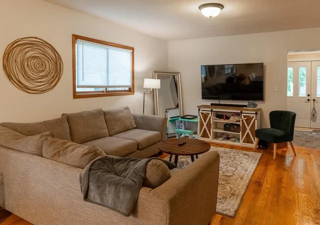 $269,000 | 503 Central Avenue South, Mapleton, MN 56065