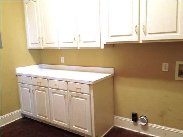 1785 Potato House Road Edwards, MS 39066 - Photo 18 of 35 Laundry