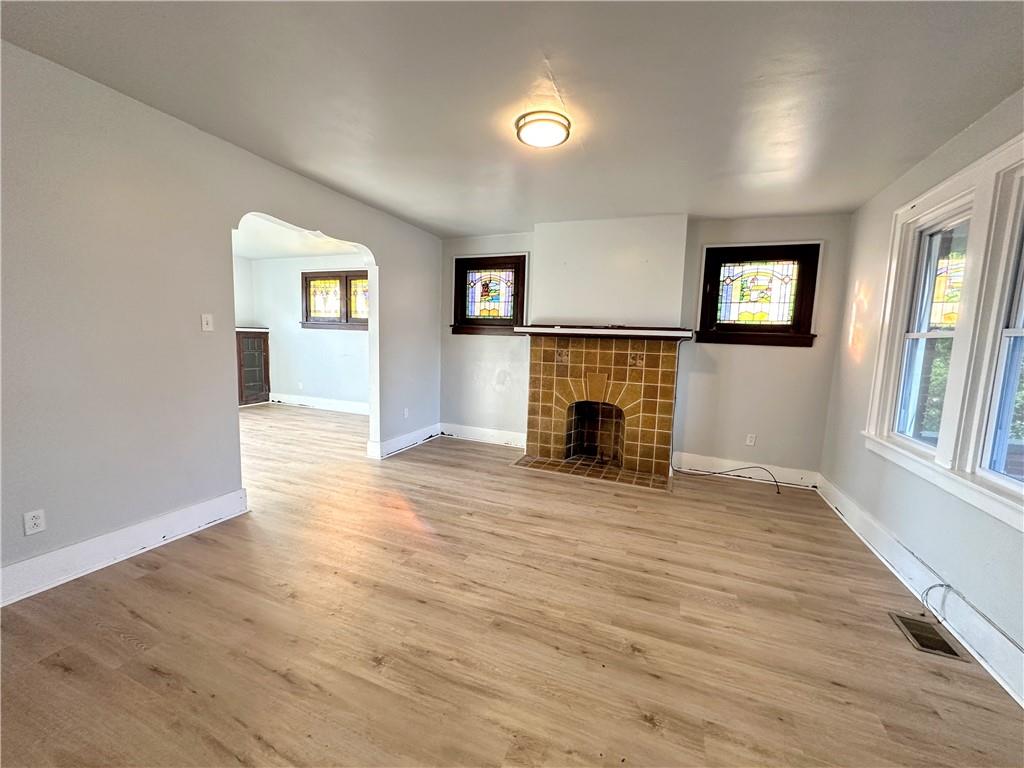 2929 Middletown Road Pittsburgh, PA 15204 - Photo 3 of 27 Gallery Image 3
