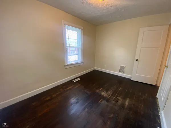 $1,025 | 621 Tecumseh Street, Indianapolis, IN 46201