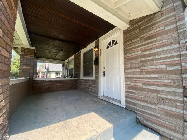 $1,025 | 621 Tecumseh Street, Indianapolis, IN 46201