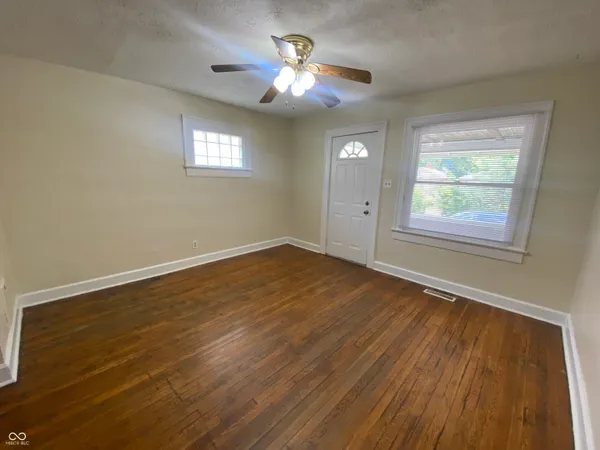 $1,025 | 621 Tecumseh Street, Indianapolis, IN 46201