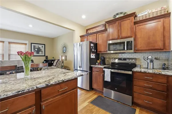 $370,000 | 2905 Gentry Park, North Kansas City, MO 64116