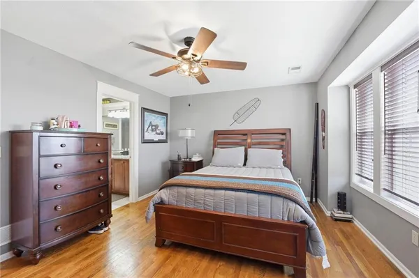 $370,000 | 2905 Gentry Park, North Kansas City, MO 64116