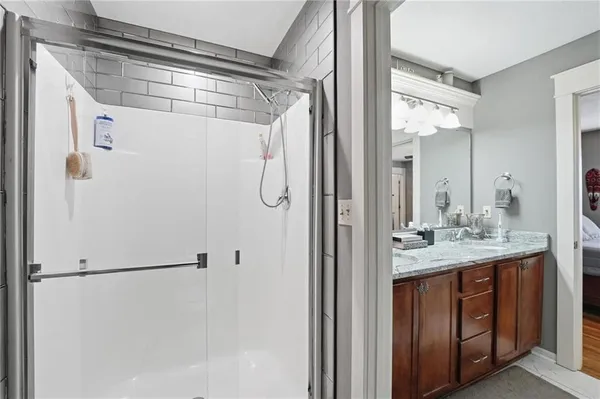 $370,000 | 2905 Gentry Park, North Kansas City, MO 64116