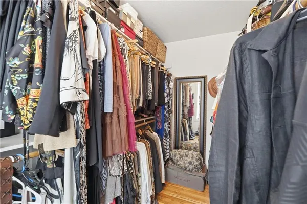 $370,000 | 2905 Gentry Park, North Kansas City, MO 64116