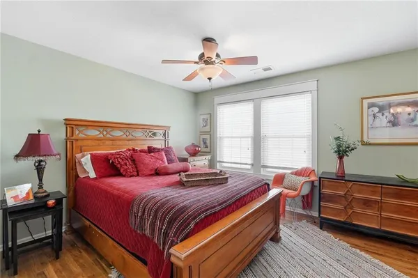 $370,000 | 2905 Gentry Park, North Kansas City, MO 64116