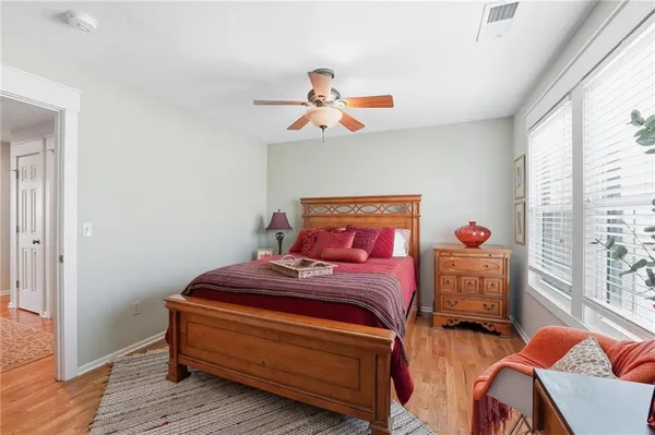 $370,000 | 2905 Gentry Park, North Kansas City, MO 64116