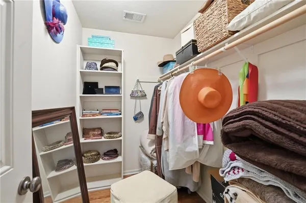 $370,000 | 2905 Gentry Park, North Kansas City, MO 64116