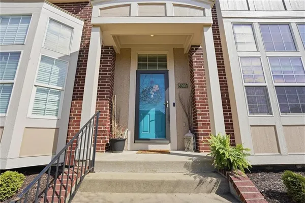 $370,000 | 2905 Gentry Park, North Kansas City, MO 64116