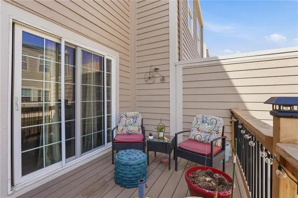 $370,000 | 2905 Gentry Park, North Kansas City, MO 64116