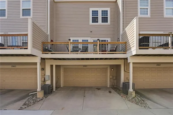 $370,000 | 2905 Gentry Park, North Kansas City, MO 64116