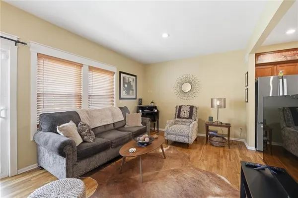 $370,000 | 2905 Gentry Park, North Kansas City, MO 64116