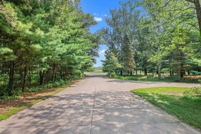 $1,350,000 | 26366 Xylite Street Northeast, Isanti, MN 55040
