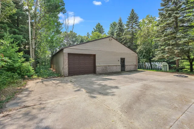 $1,350,000 | 26366 Xylite Street Northeast, Isanti, MN 55040