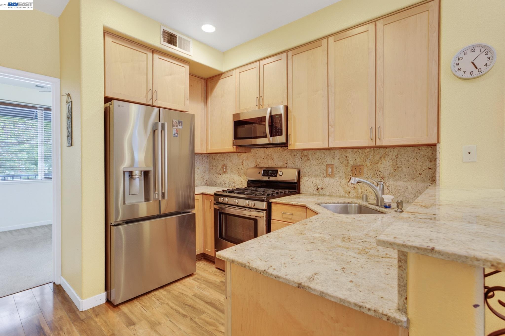 655 Veranda Circle Hayward, CA 94541 - Photo 14 of 41