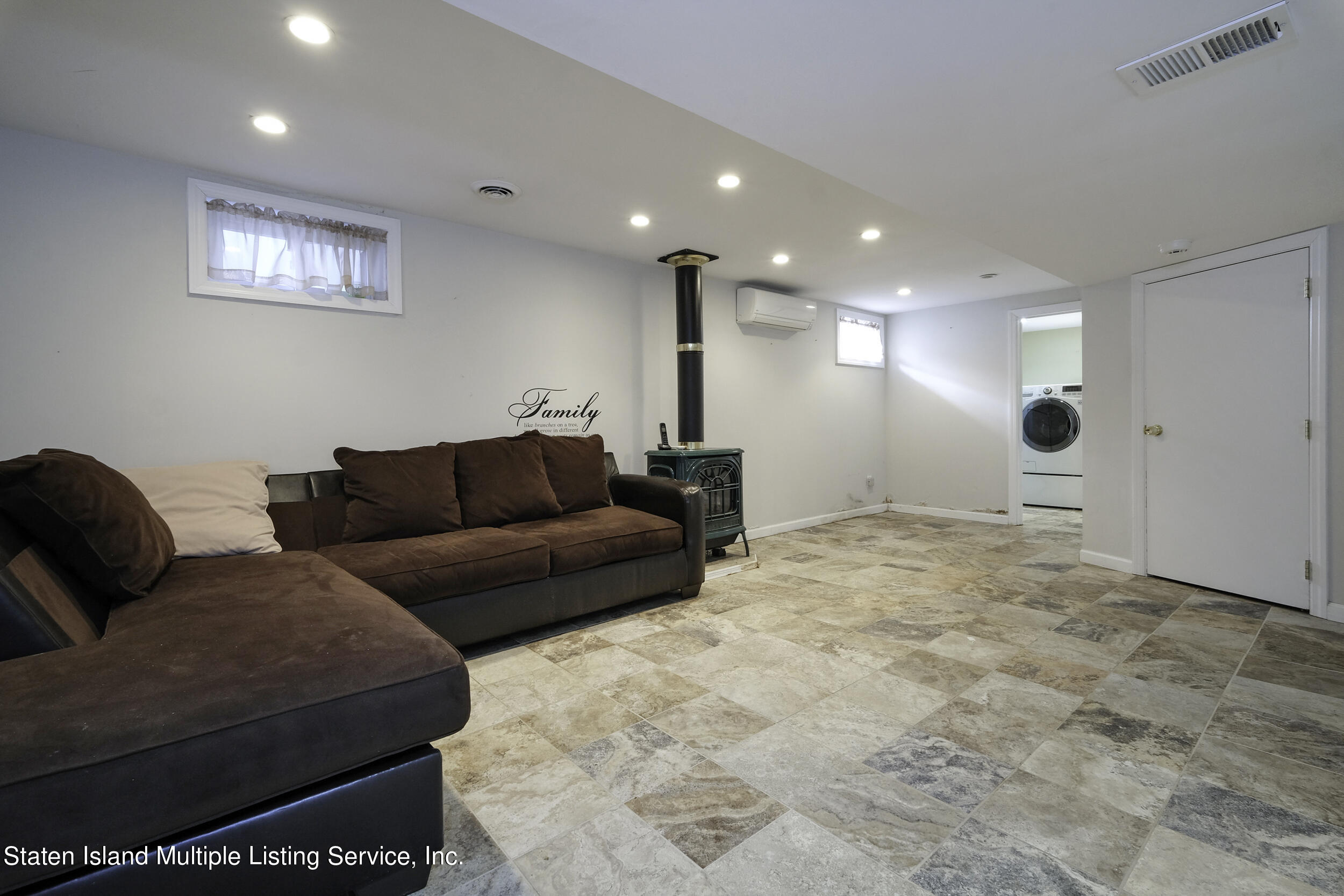 473 Beach Road Staten Island, NY 10312 - Photo 10 of 19 473 Beach Rd Staten Island, NY 10312