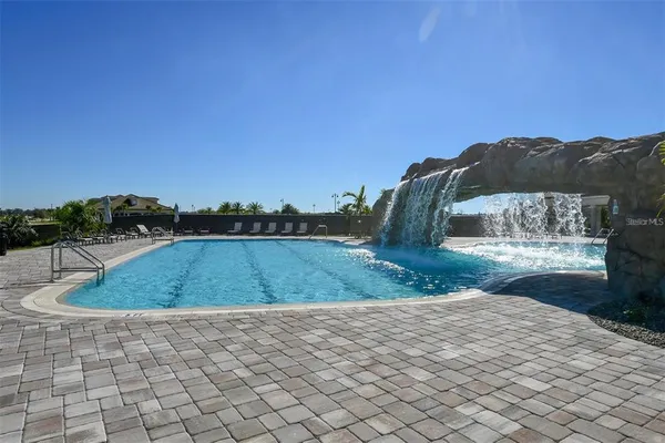 $3,200 | 5537 Palmer Circle, Unit 201, Bradenton, FL 34211
