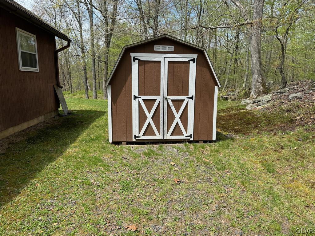 6360 Bushkill Circle Bushkill, PA 18371 - Photo 3 of 20 Gallery Image 3
