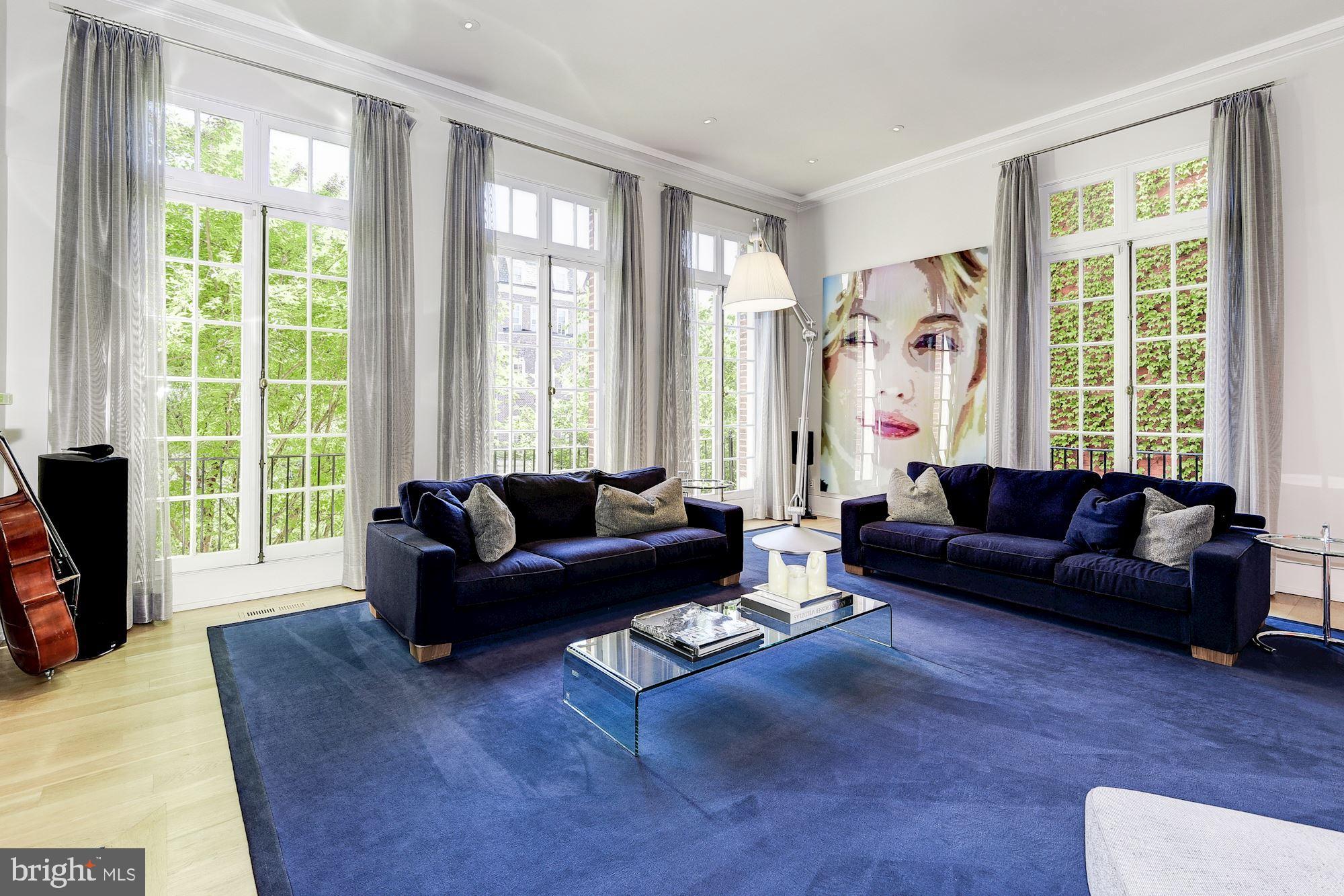 2019 R Street Northwest Washington, DC 20009 - Photo 11 of 49 Living Room